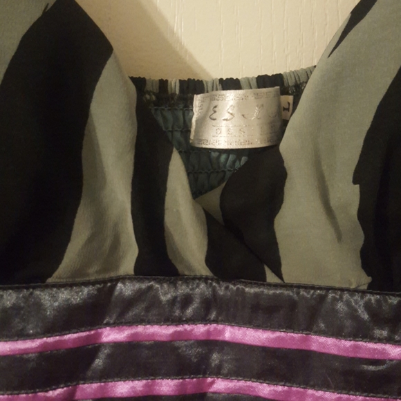 Beautiful Dress knee lenght on a 5 foot 3 person - Picture 3 of 5